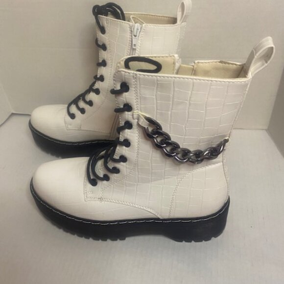 UNIONBAY Women's White croc-embossed Combat Boots with side chain, size 8 M - Picture 3 of 8